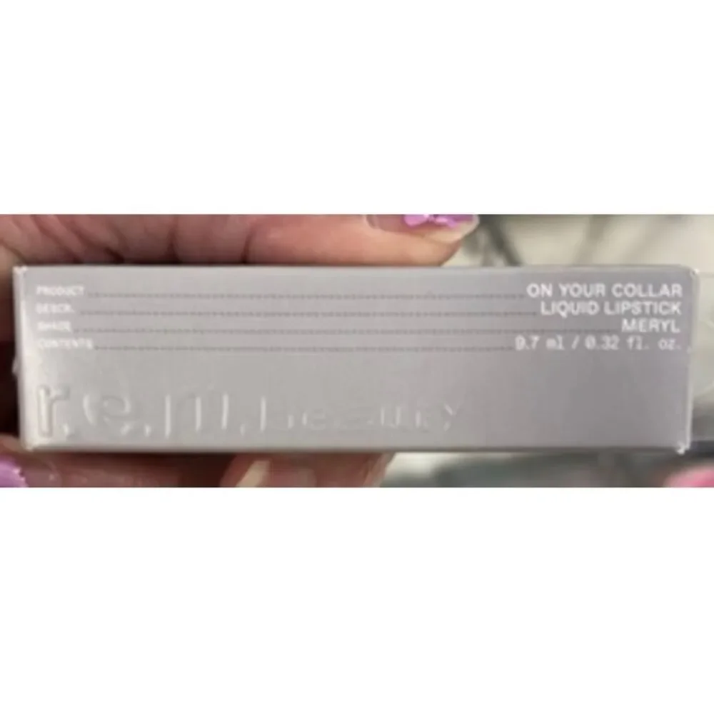 R.E.M. Beauty -NWT -On Your Collar Plumping Lip Gloss in 
